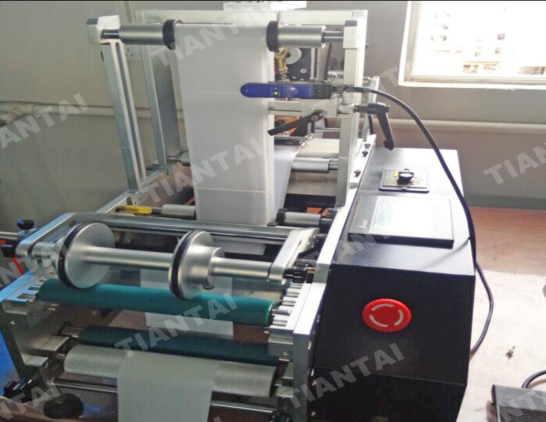 Manual Bottle Labeling Machin